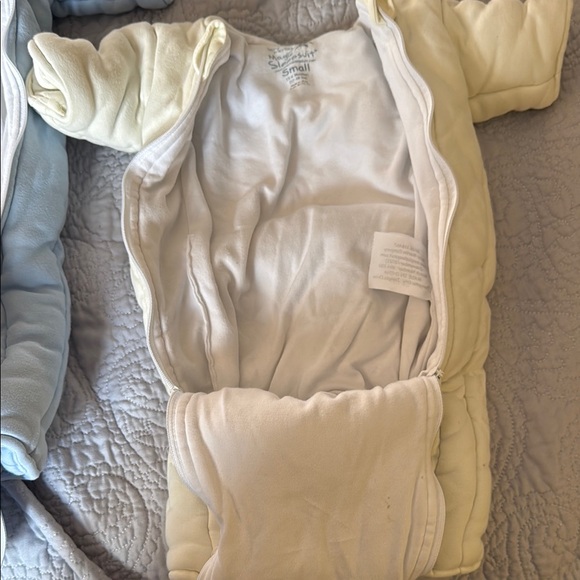 Baby Merlin sleepsuit - Picture 4 of 5